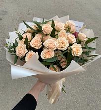 Букет Кремовые розы Латте в Грибки