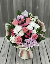 Букет цветов из:  Альстромерии, Гвоздики, Розы и Хризантемы в Грибки