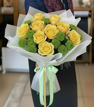 Букет сочно-зеленый в Грибки Букет цветов из:  Хризантемы и Розы в Грибки