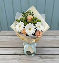 Букет герберы и розы в Грибки Букет цветов из: Герберы, Розы и Хризантемы в Грибки