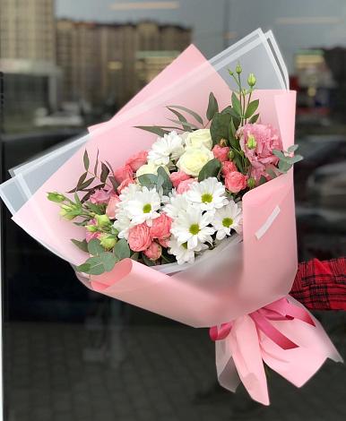 Букет цветов из: Розы, Лизиантусы и Хризантемы в Грибки